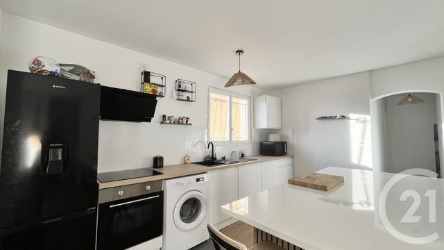 Appartement T3 à vendre - 4 pièces - 85.0 m2 - MILHAUD - 30 - LANGUEDOC-ROUSSILLON - Century 21 L'Agence Des Garrigues