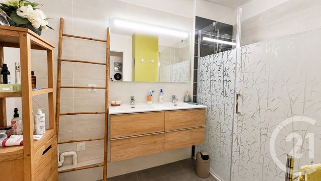 Appartement Duplex à vendre - 4 pièces - 96.96 m2 - VERGEZE - 30 - LANGUEDOC-ROUSSILLON - Century 21 L'Agence Des Garrigues